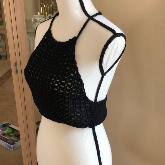 *NWT* Black Crochet Crop Top - Picture 2 of 6